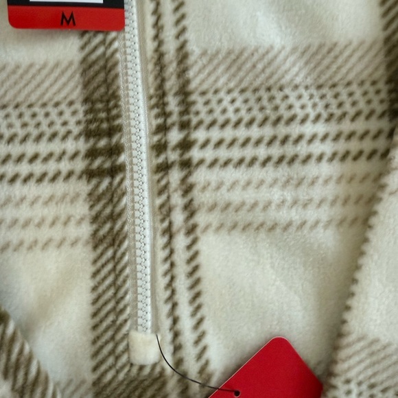 ⭐️ Firm Price ⭐️ New with tags O’Neil pullover - Picture 5 of 5